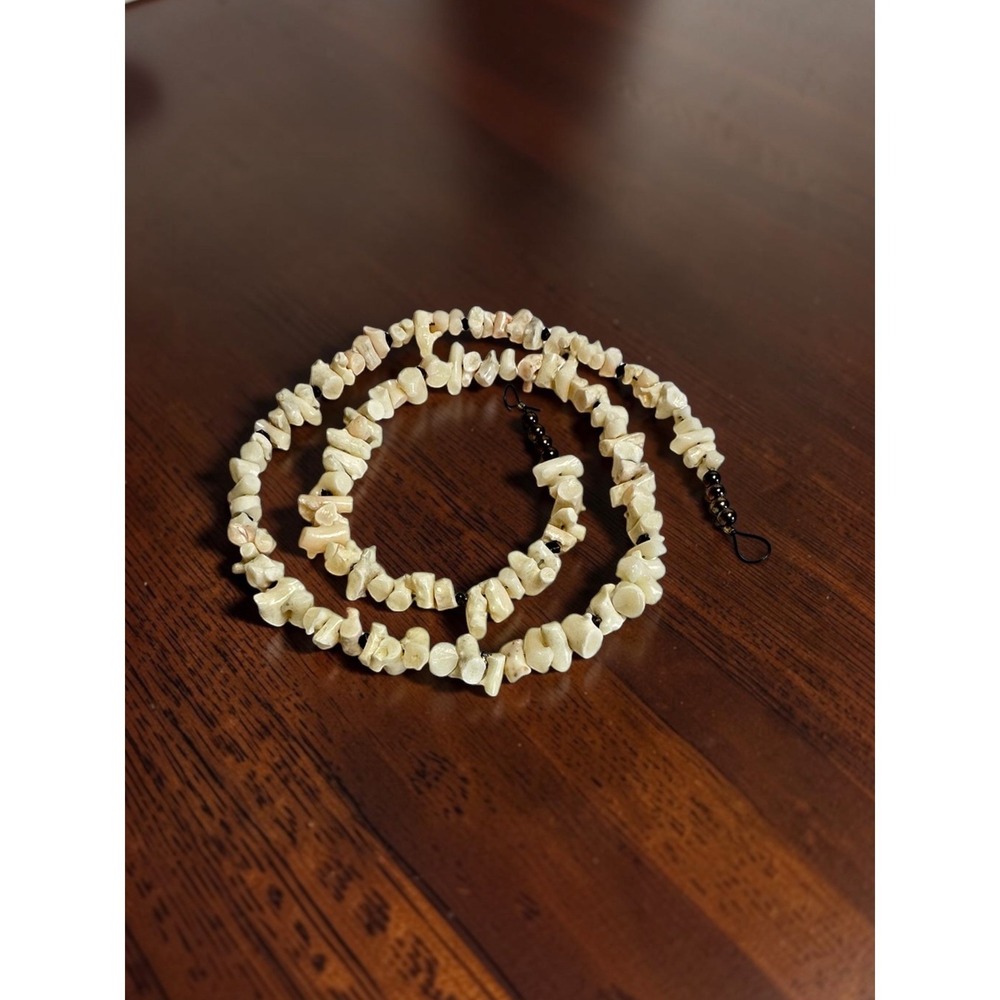 28" Natural Chip Stone/Shell Eyeglass Chain Cream‎ Silver Tone Boho